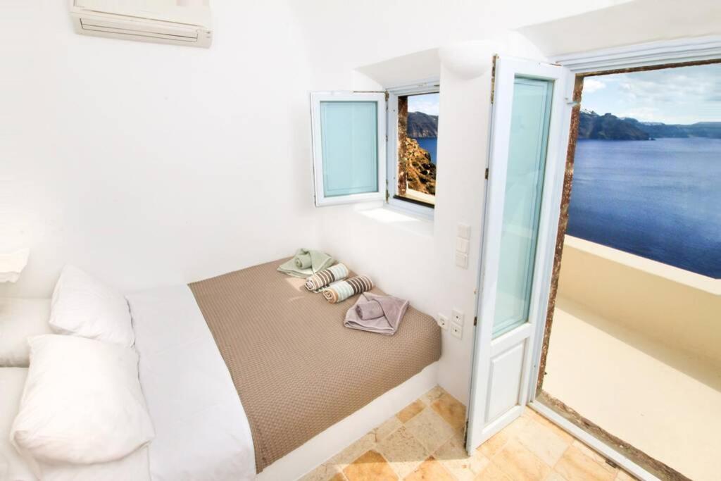 Dionyssos Cave House Villa เอีย ภายนอก รูปภาพ