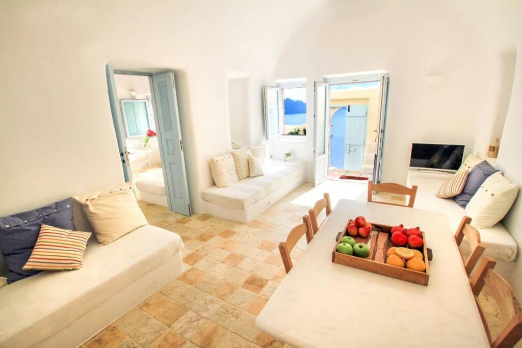 Dionyssos Cave House Villa เอีย ภายนอก รูปภาพ