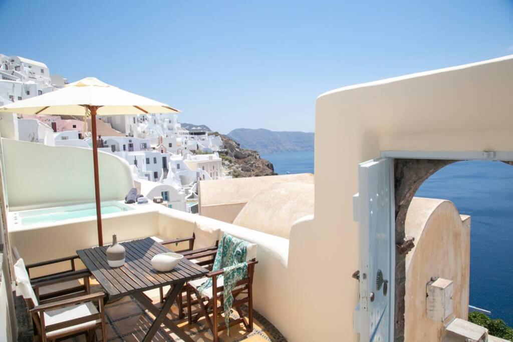 Dionyssos Cave House Villa เอีย ภายนอก รูปภาพ